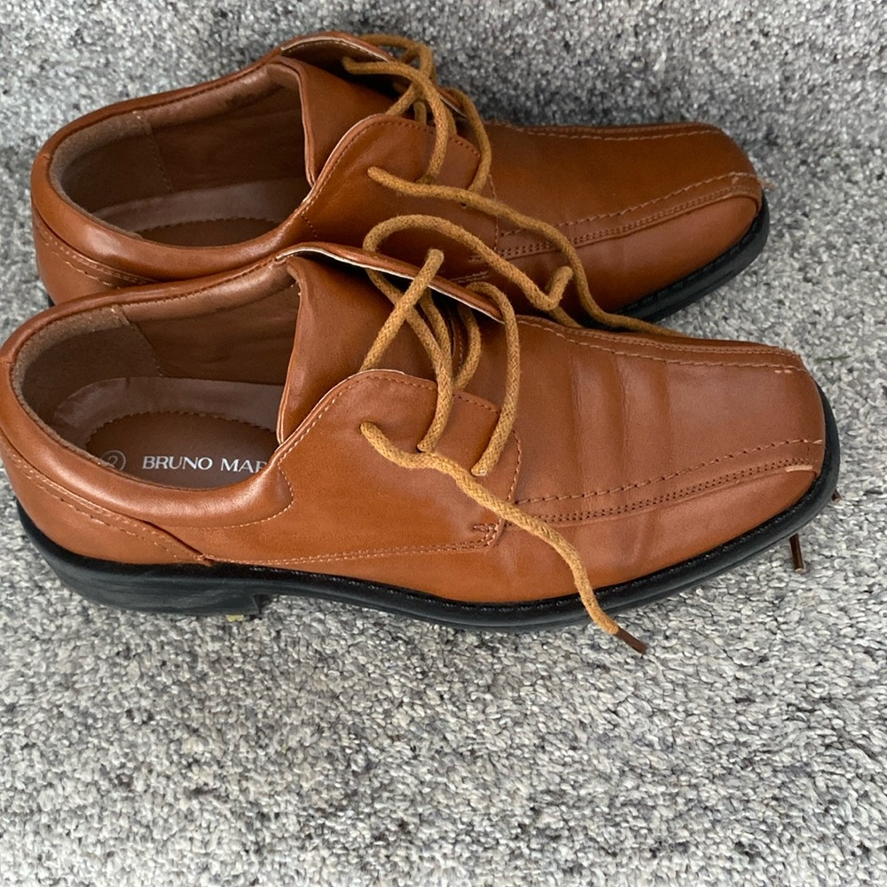 Size 2 boys dress shoes, like new